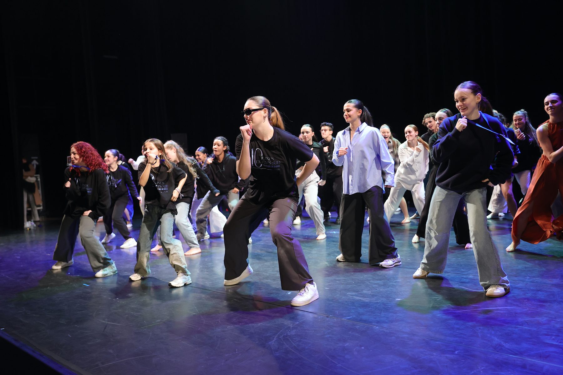 Danseurs sur scène lors du concours Jeunes Talents Sud